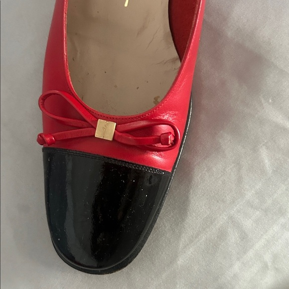 Salvatore Ferragamo Red and Black Flats - Picture 2 of 12